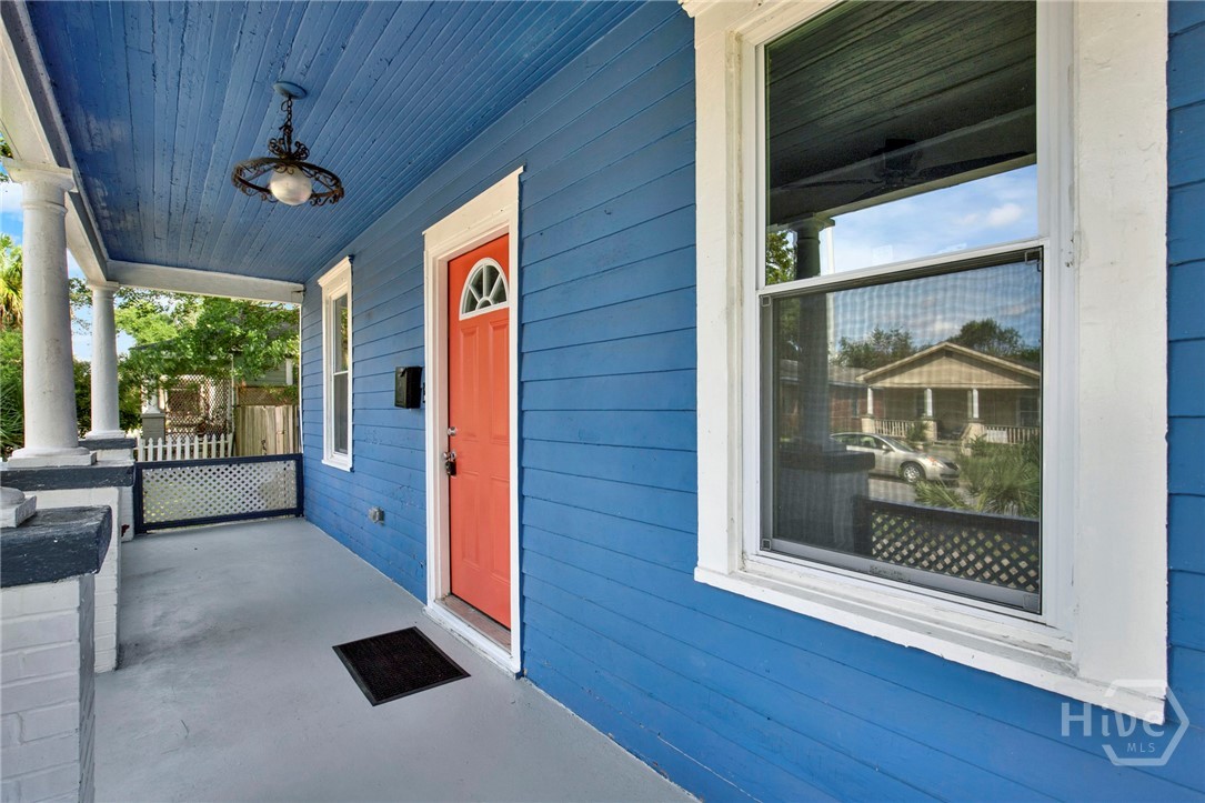 705 E 32nd