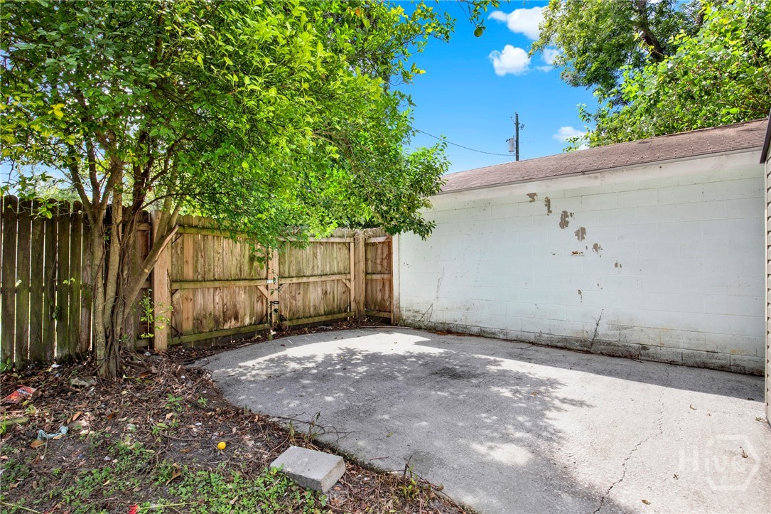 705 E 32nd