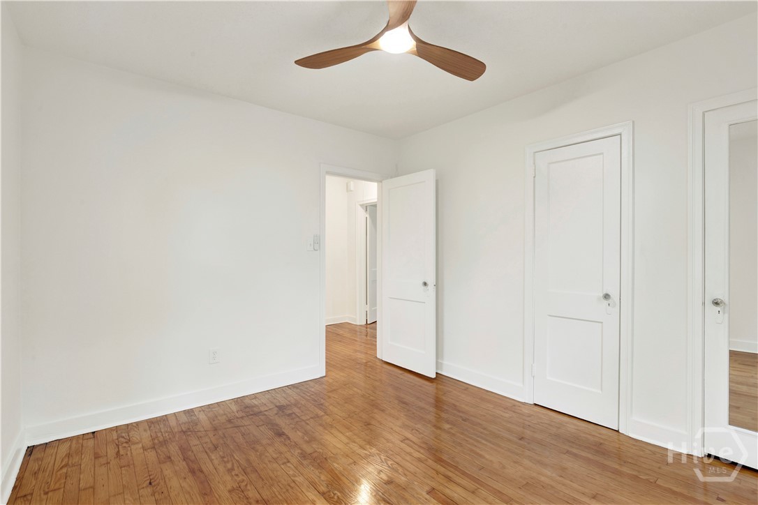 2305 E 40th
