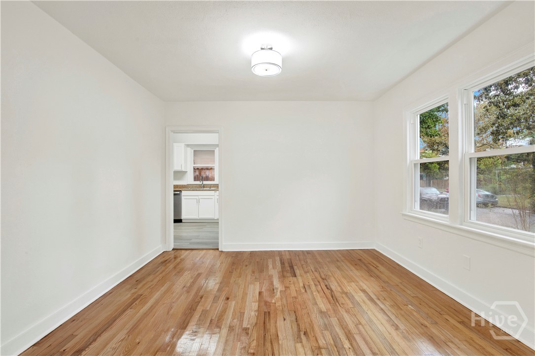 2305 E 40th