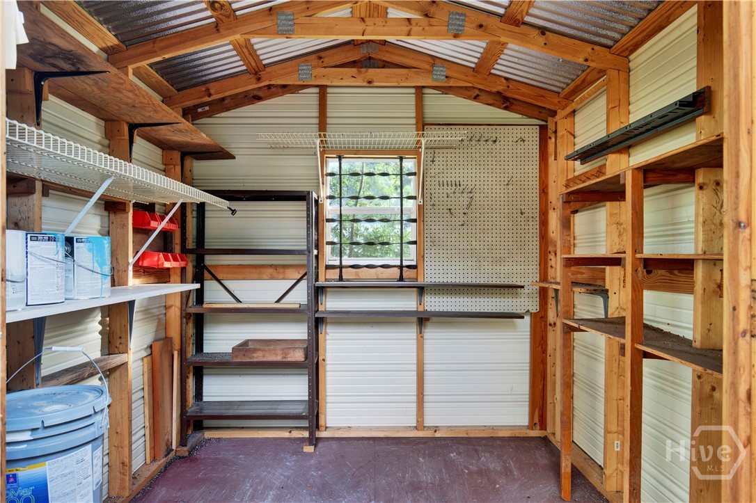 2305 E 40th
