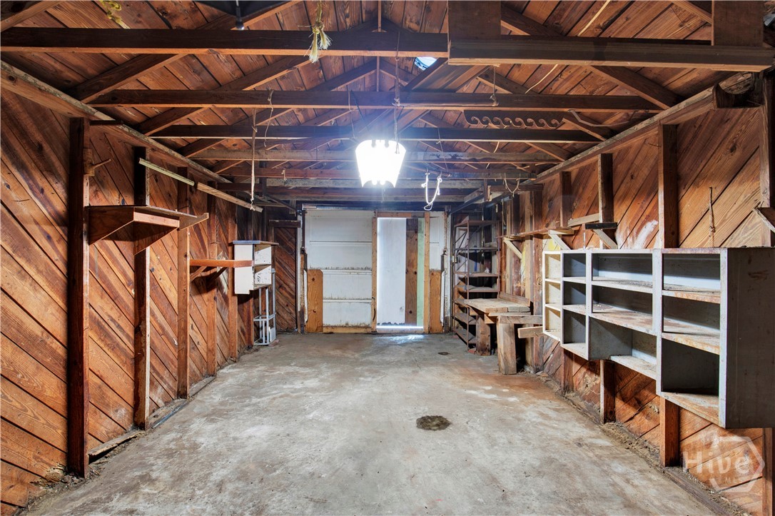 2305 E 40th