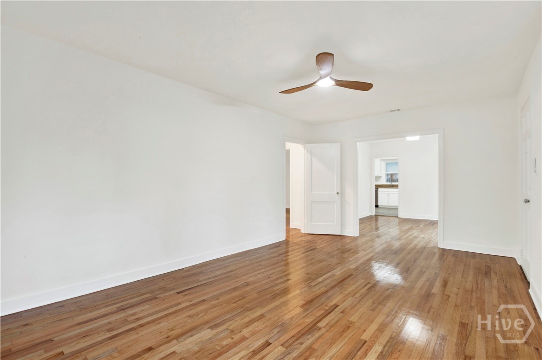 2305 E 40th