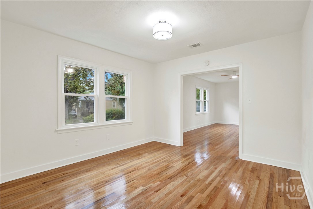 2305 E 40th