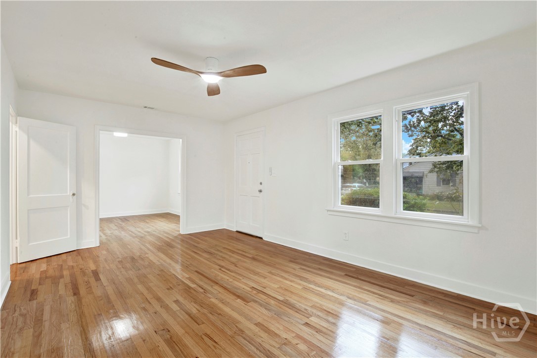 2305 E 40th