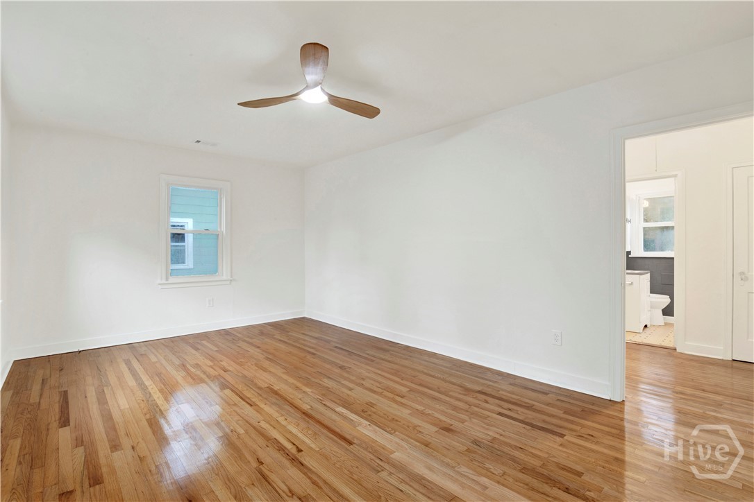 2305 E 40th