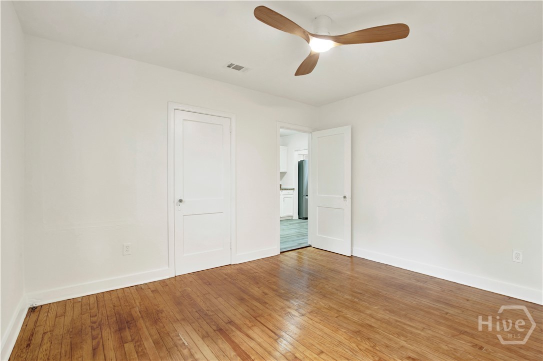 2305 E 40th