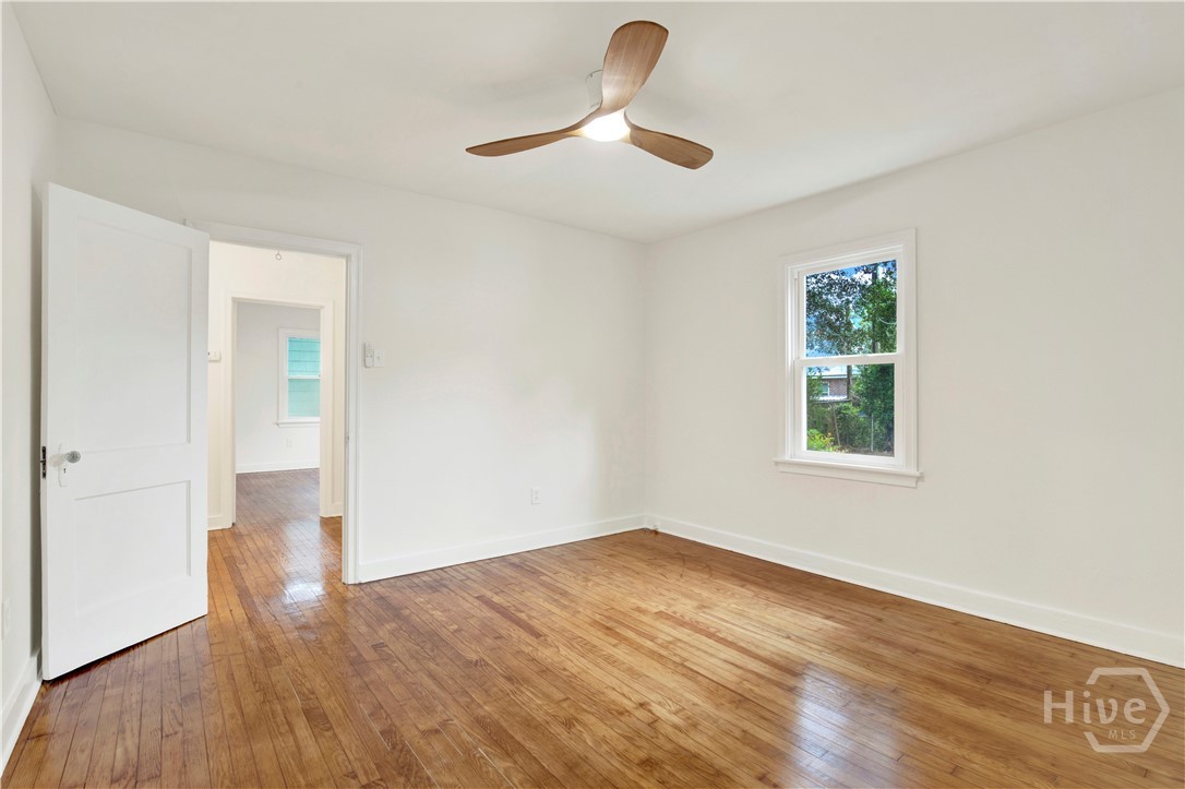 2305 E 40th