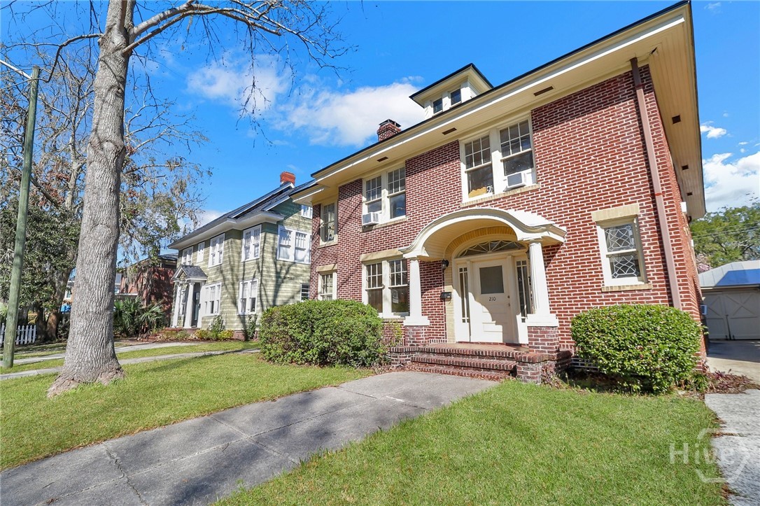 210 E 48th Street