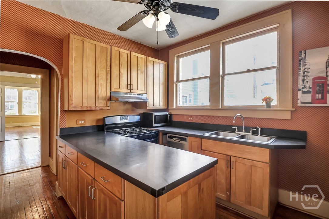 210 E 48th Street