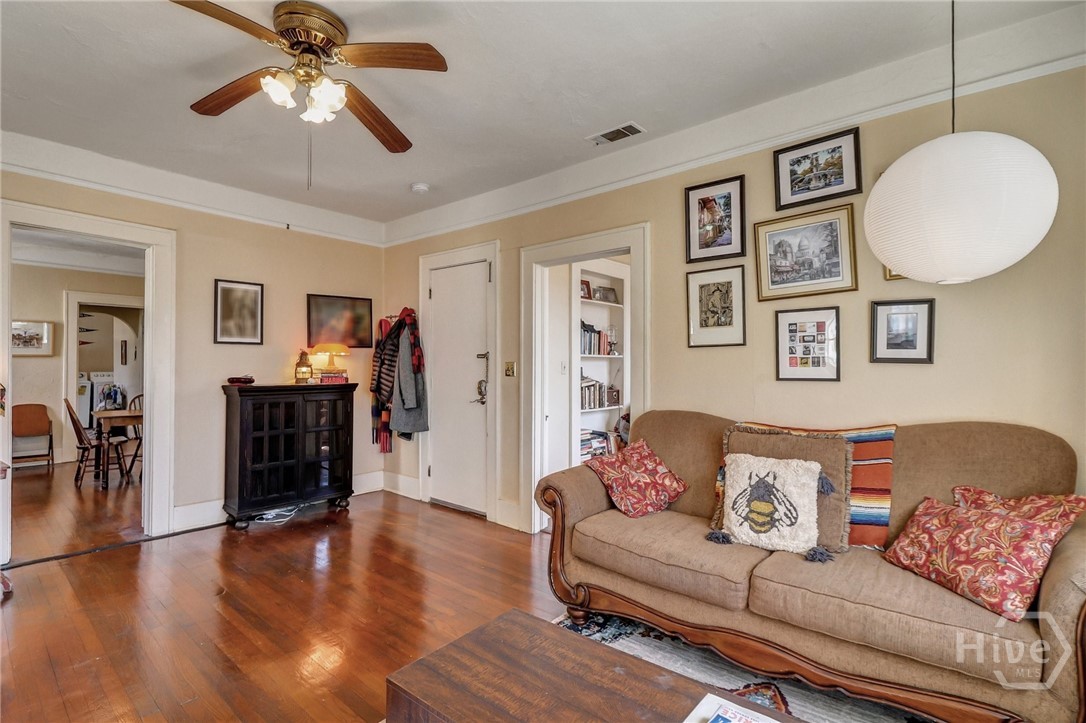 210 E 48th Street