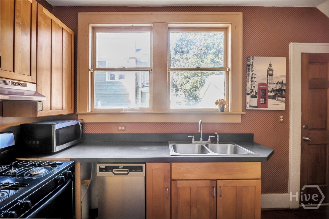 210 E 48th Street