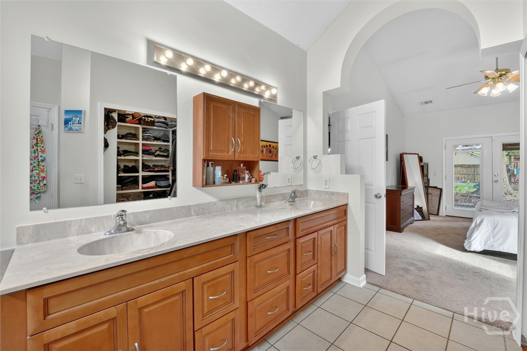 18 Angel Oaks Drive