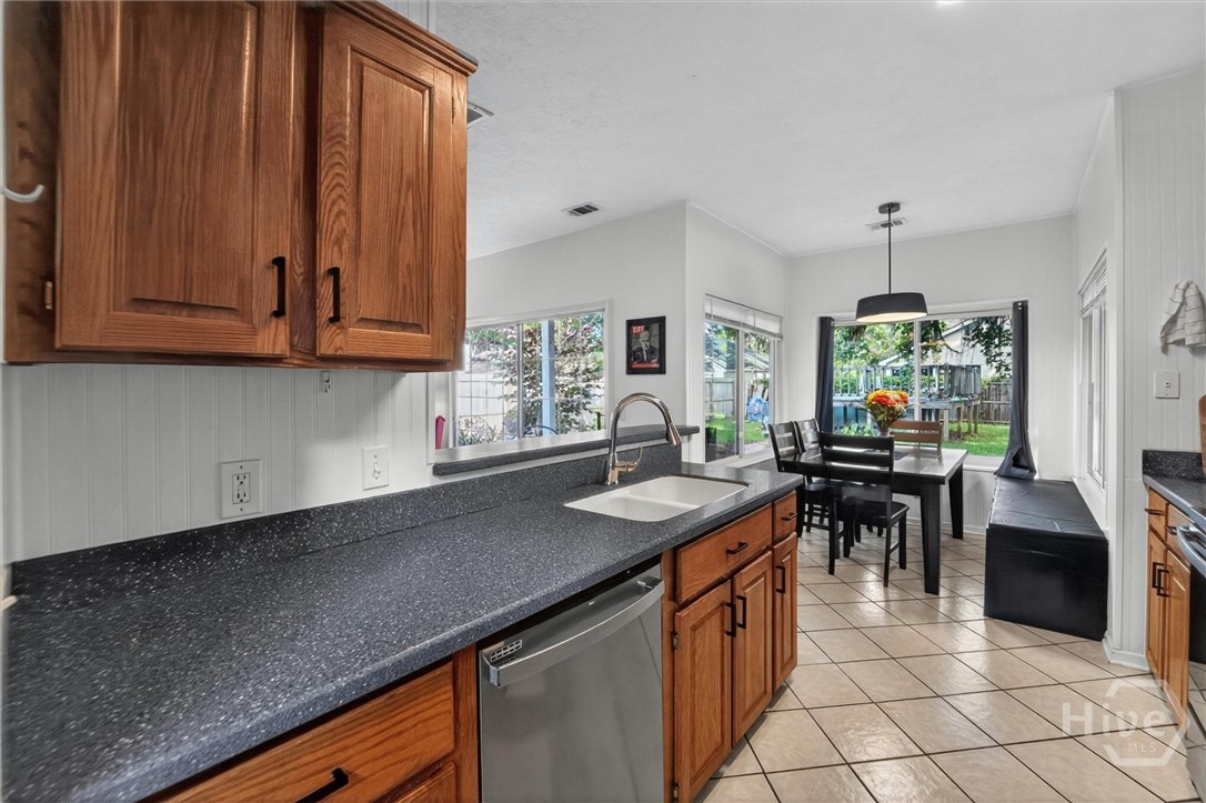 18 Angel Oaks Drive
