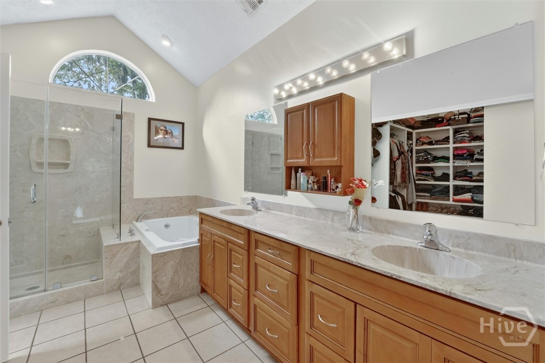 18 Angel Oaks Drive