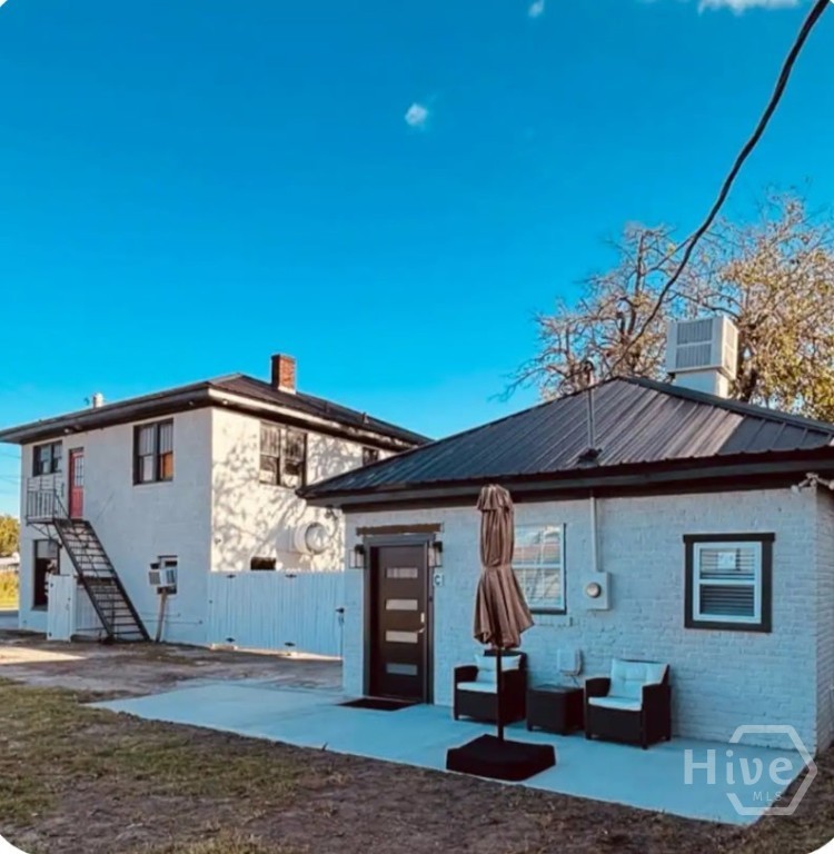 3 E Lathrop Avenue