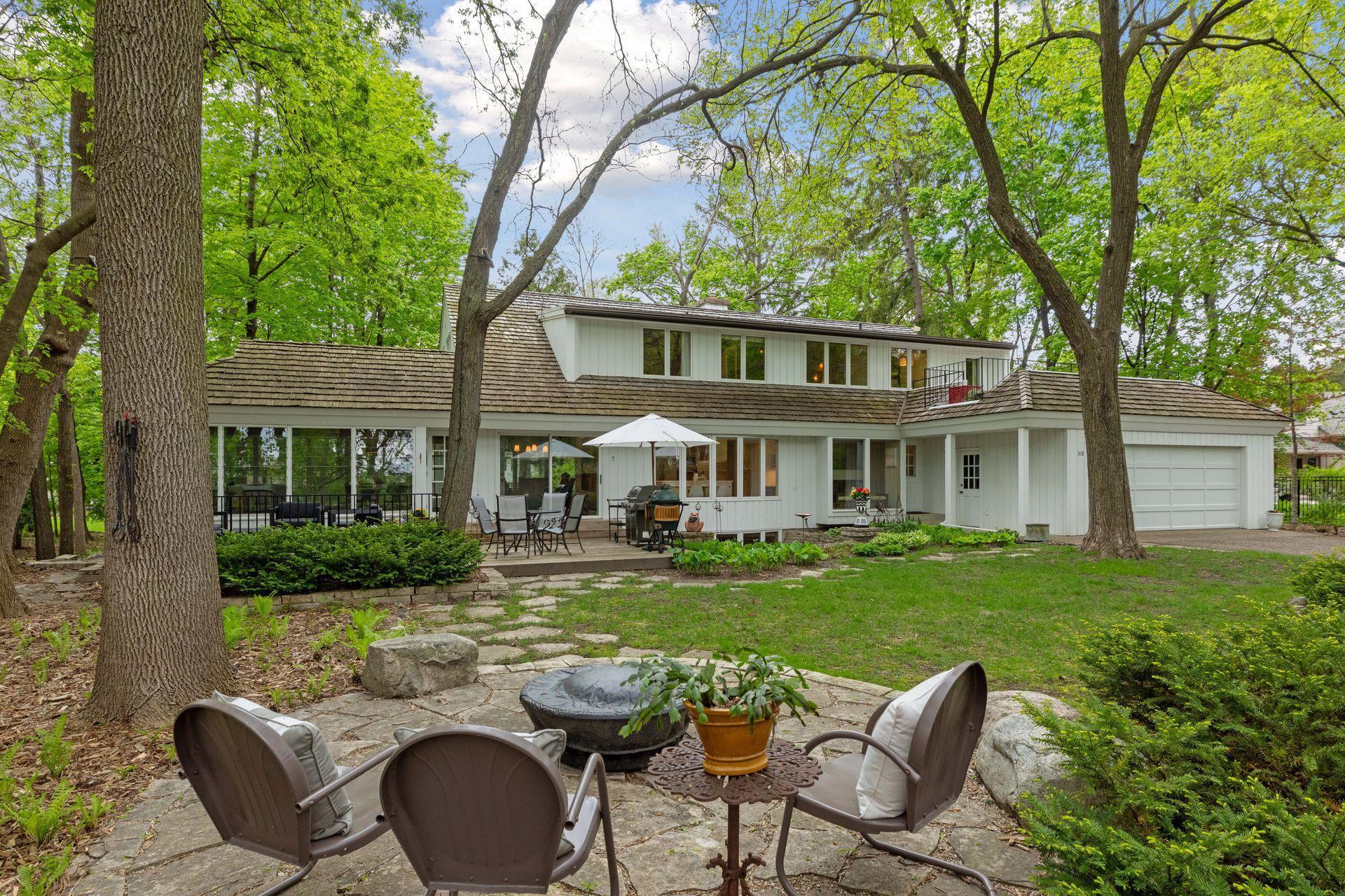 318 Woodlawn Avenue