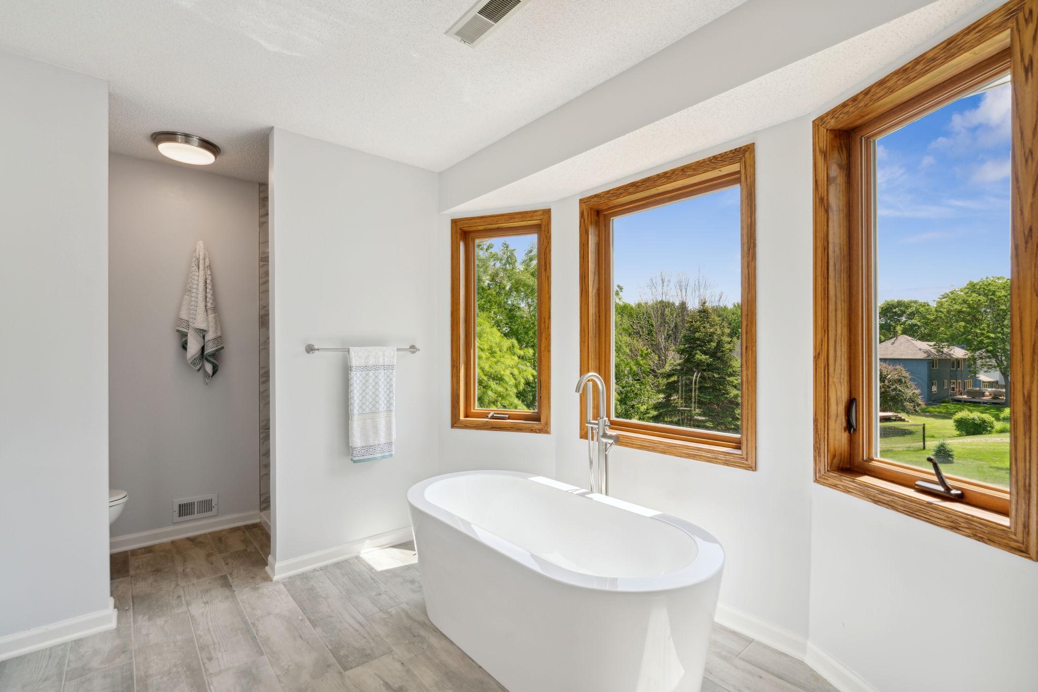 1443 Fallbrook Lane