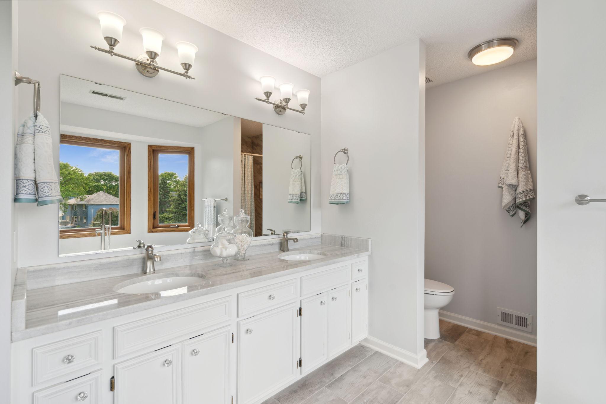 1443 Fallbrook Lane