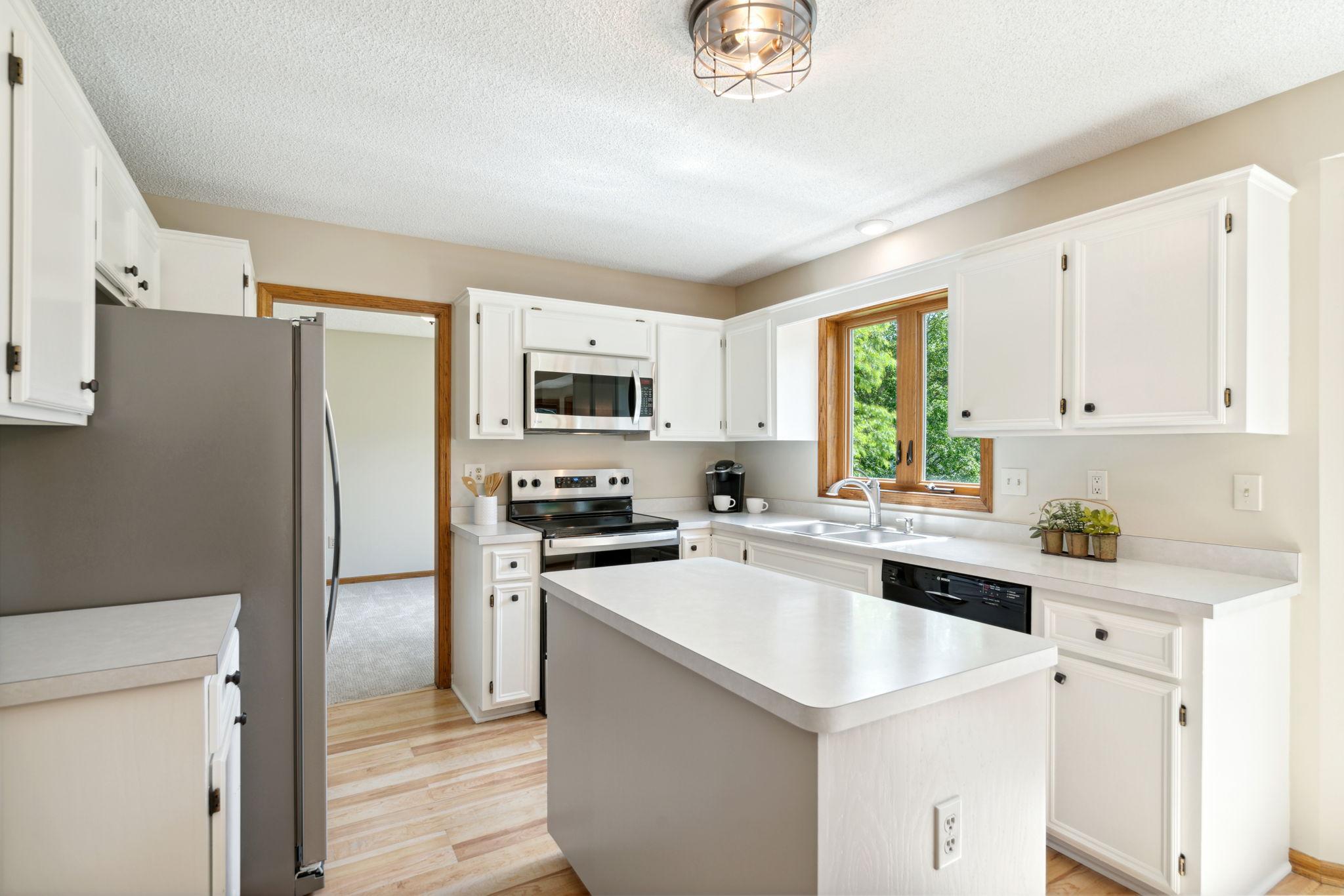 1443 Fallbrook Lane