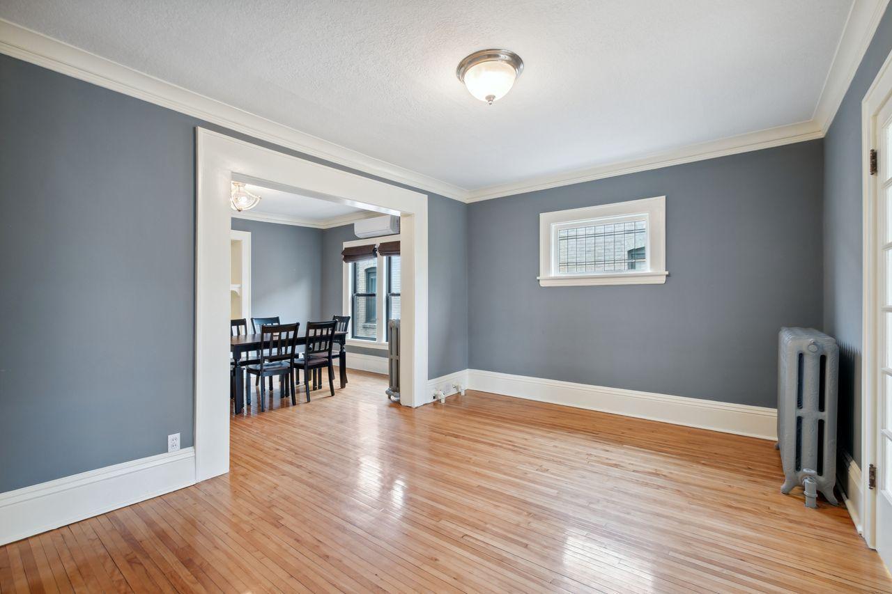 1828 Clinton Avenue Unit: 4