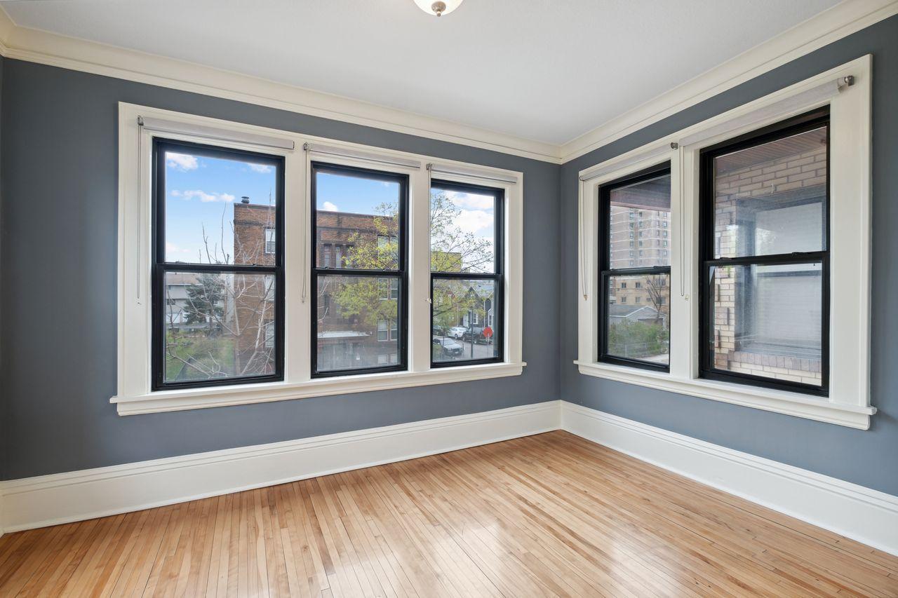 1828 Clinton Avenue Unit: 4