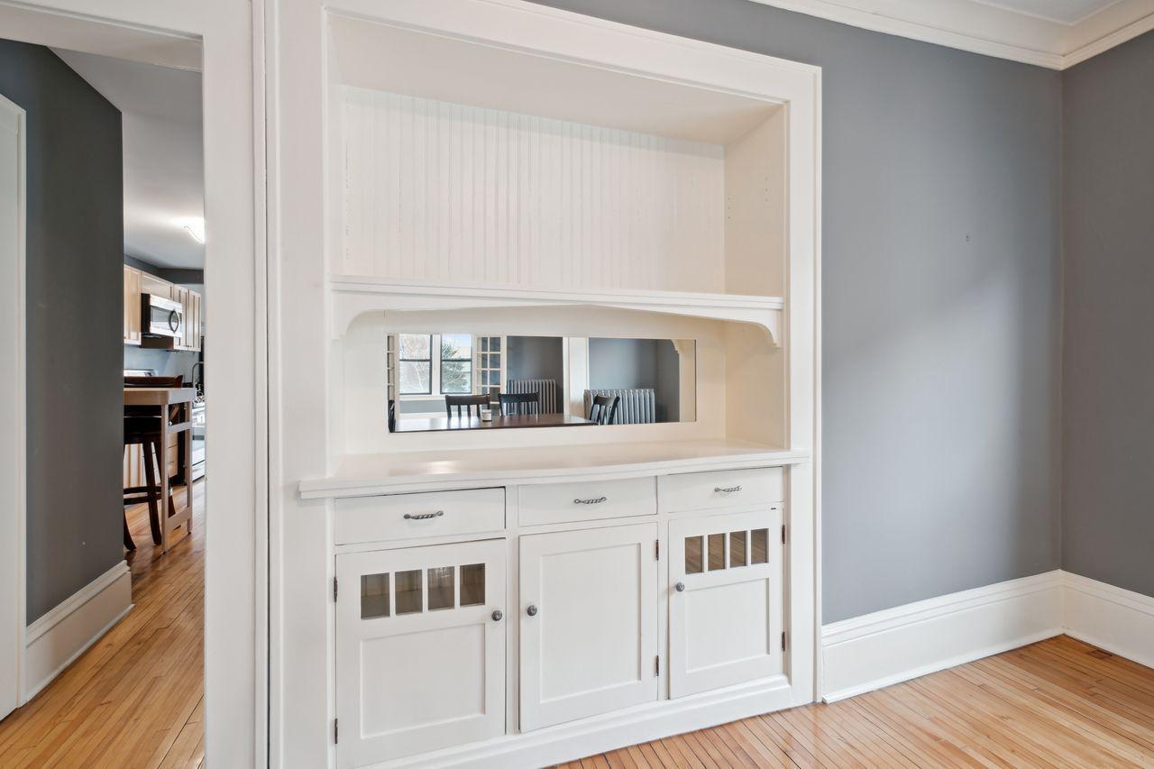 1828 Clinton Avenue Unit: 4