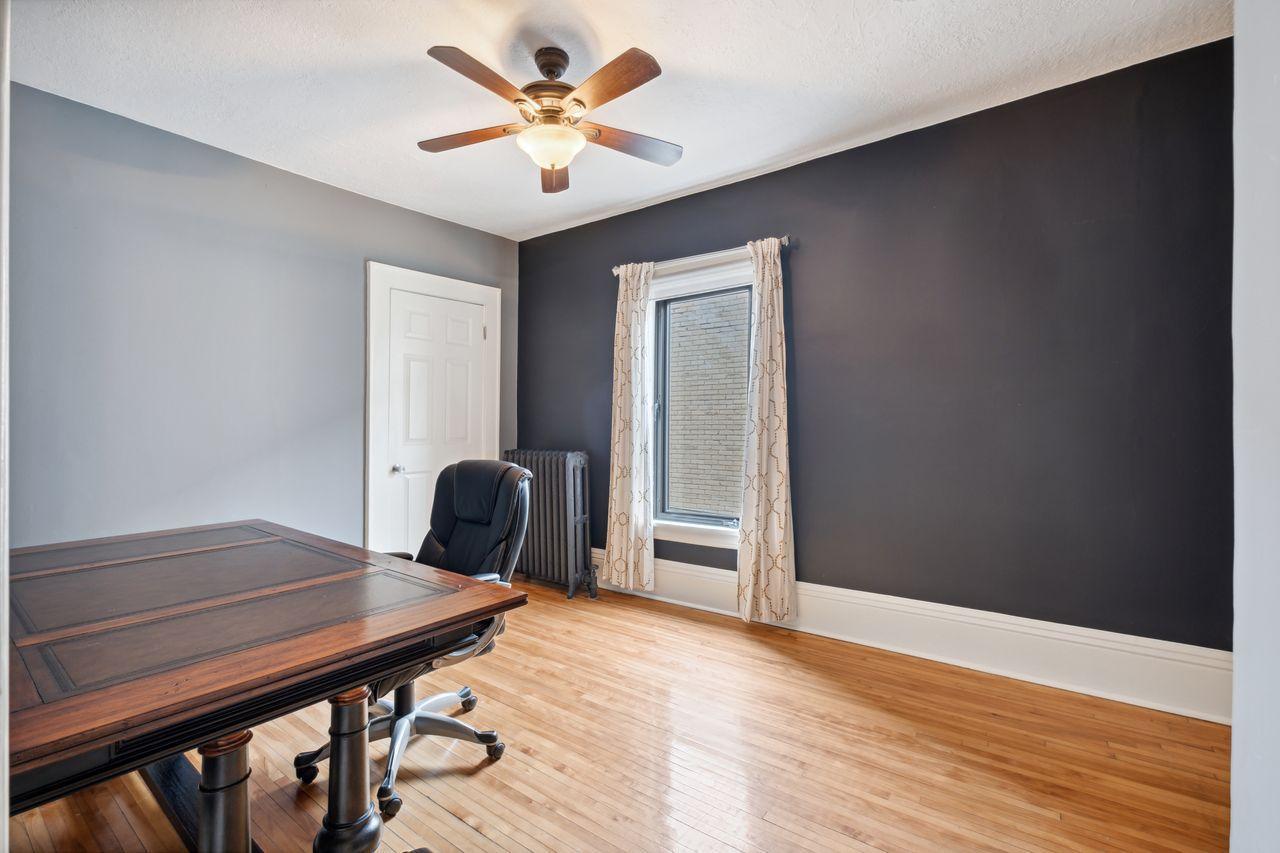 1828 Clinton Avenue Unit: 4