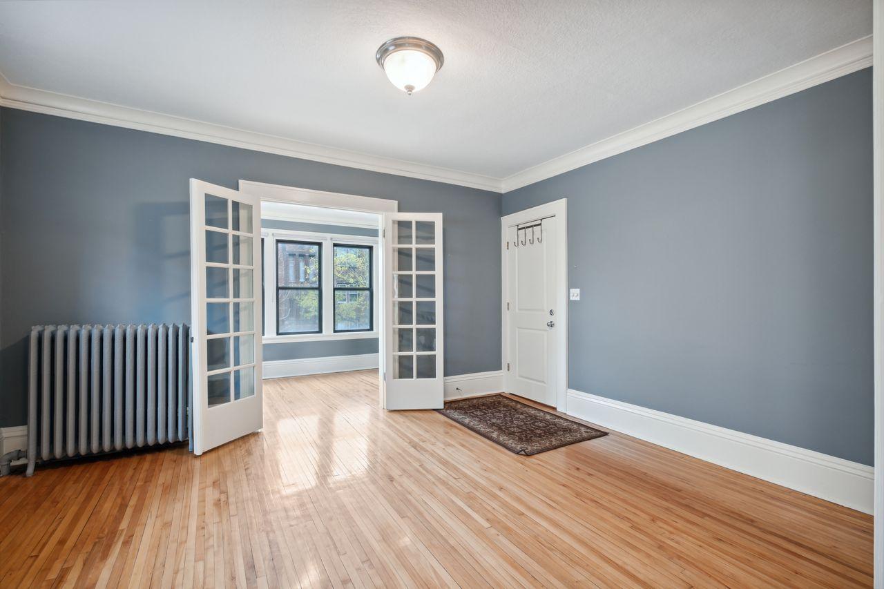 1828 Clinton Avenue Unit: 4