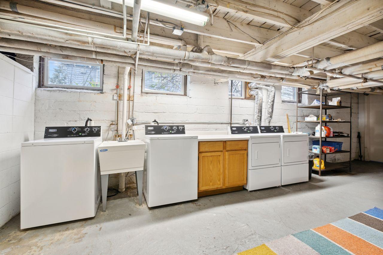 1828 Clinton Avenue Unit: 4