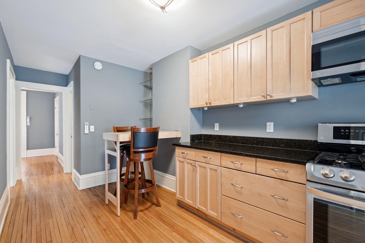 1828 Clinton Avenue Unit: 4