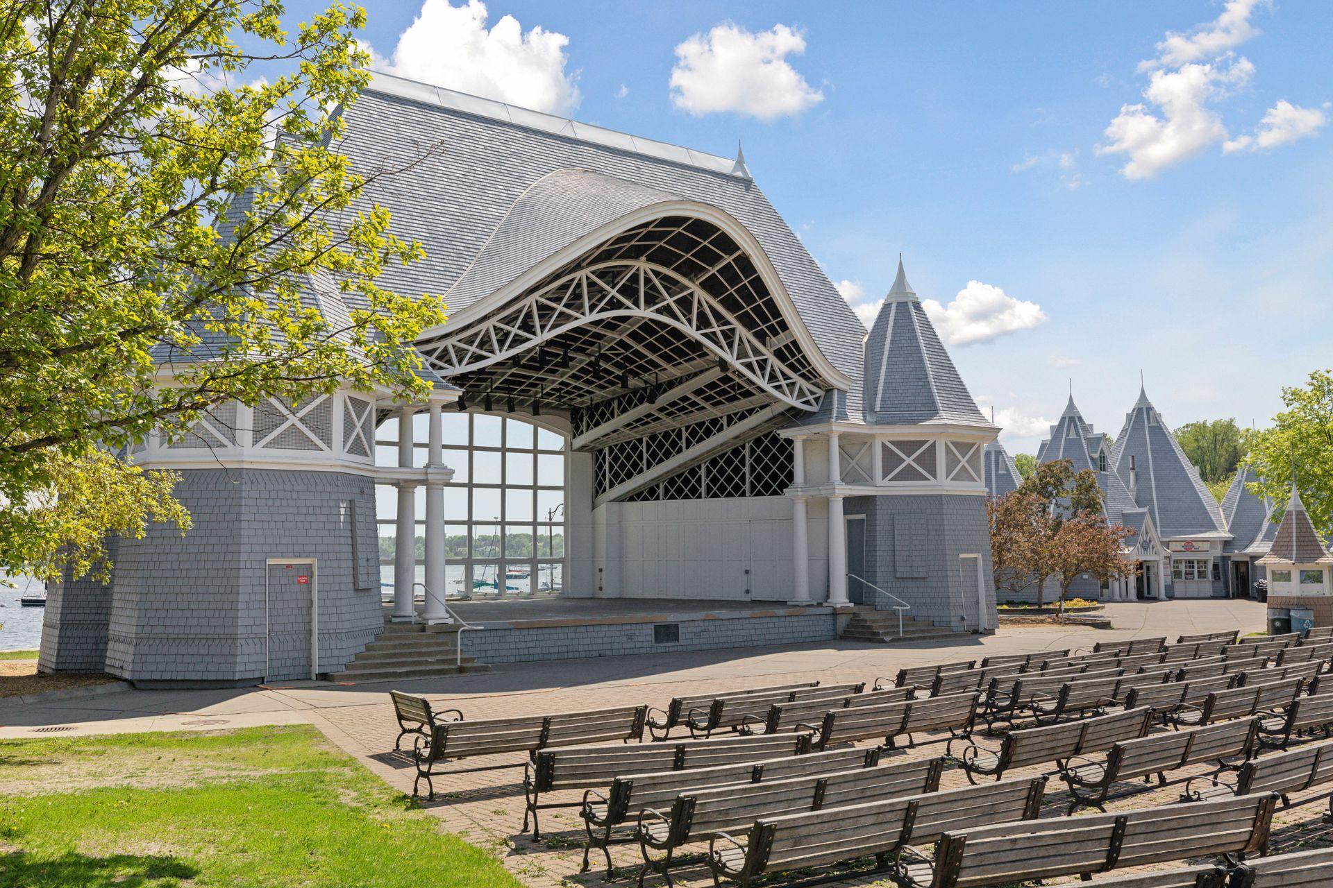 810 W 39th Street