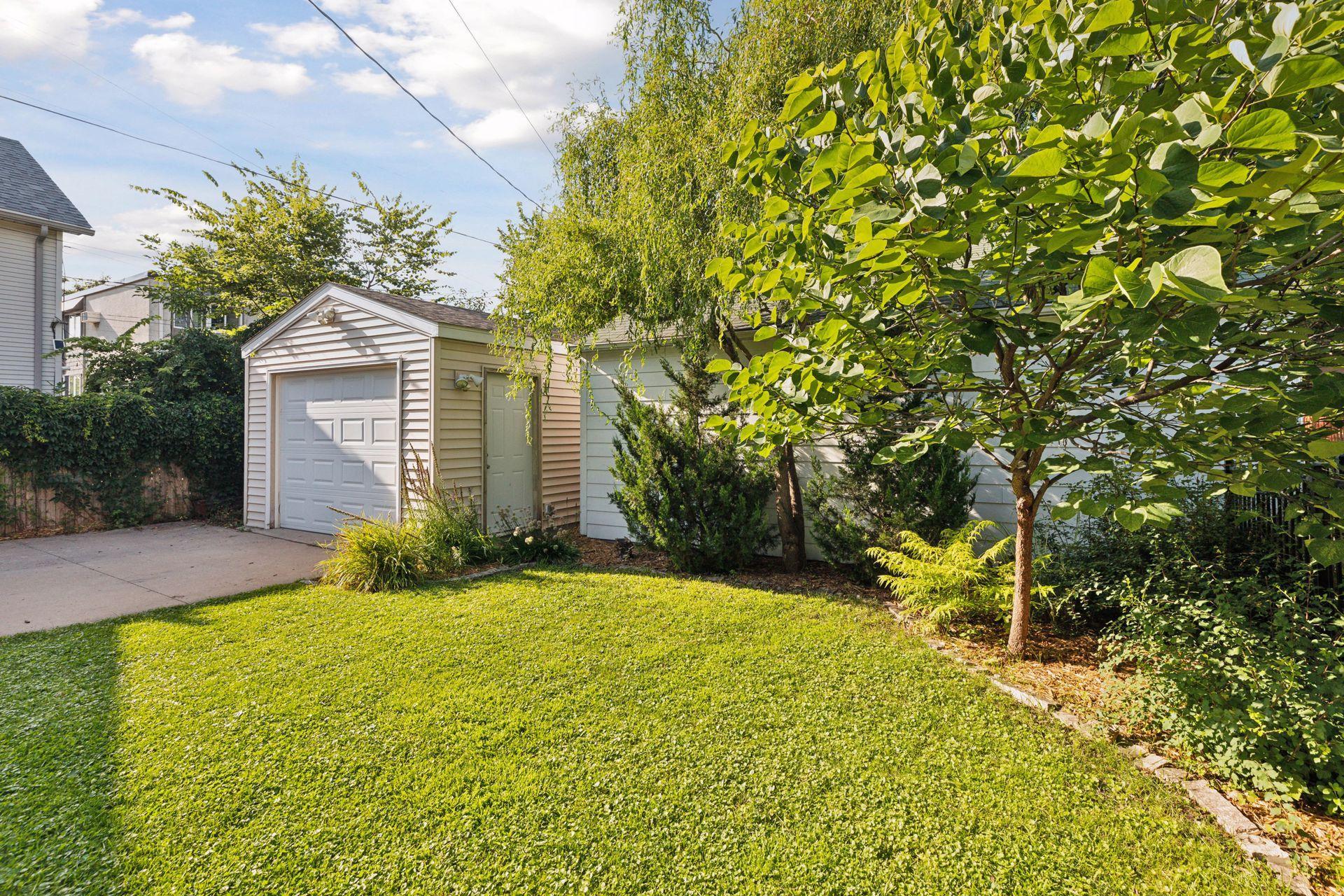 810 W 39th Street
