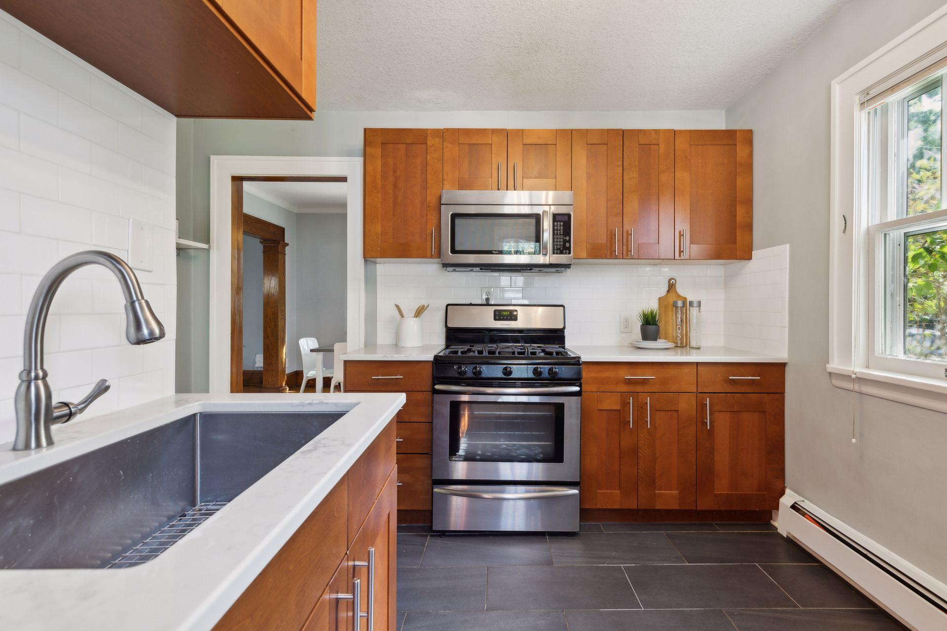 810 W 39th Street