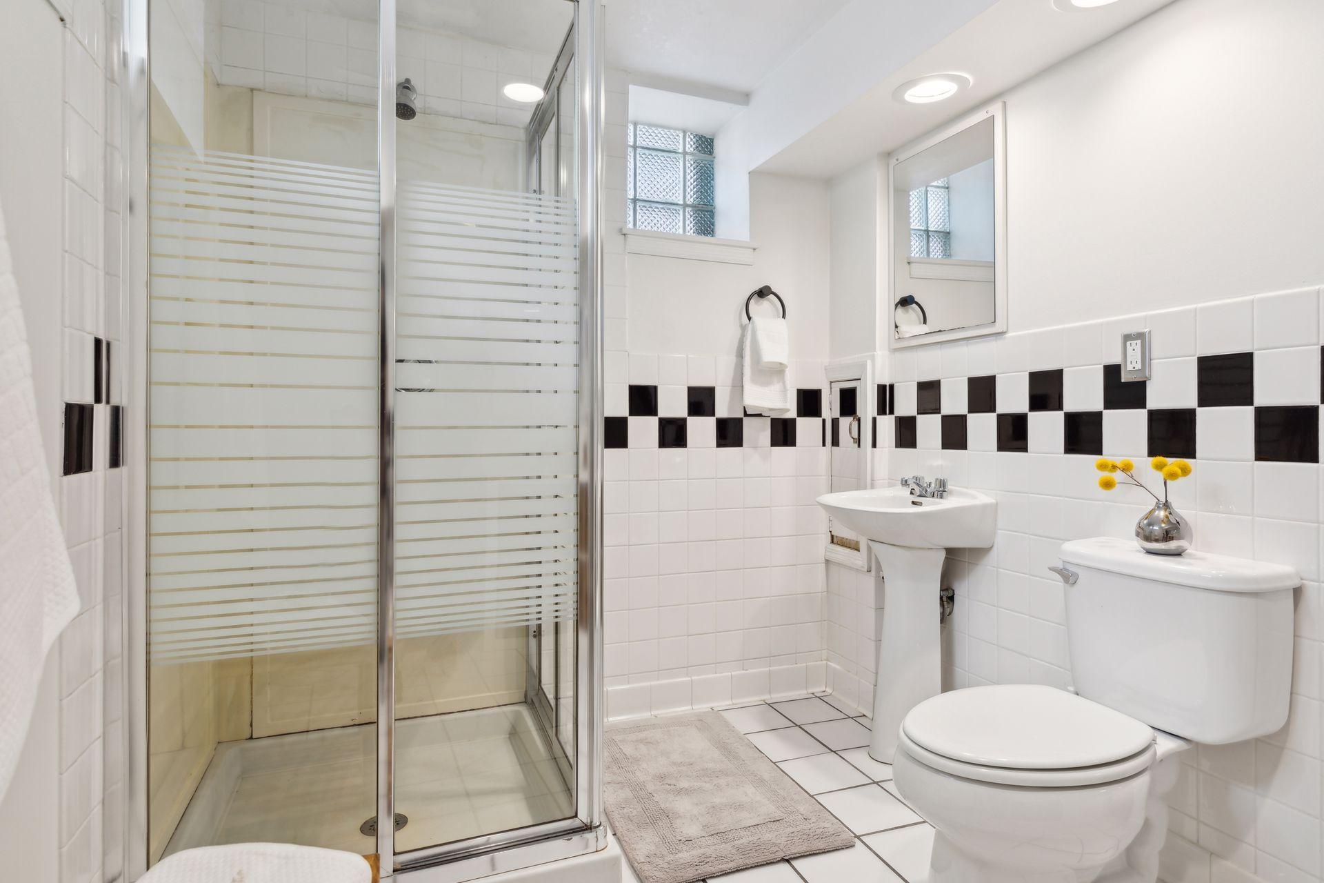 810 W 39th Street