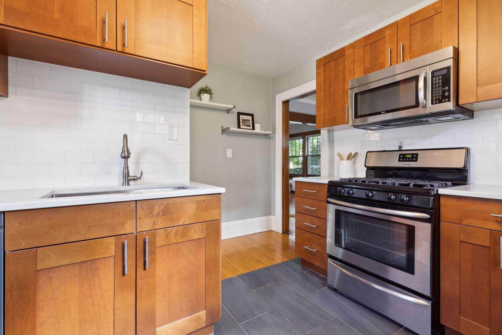 810 W 39th Street