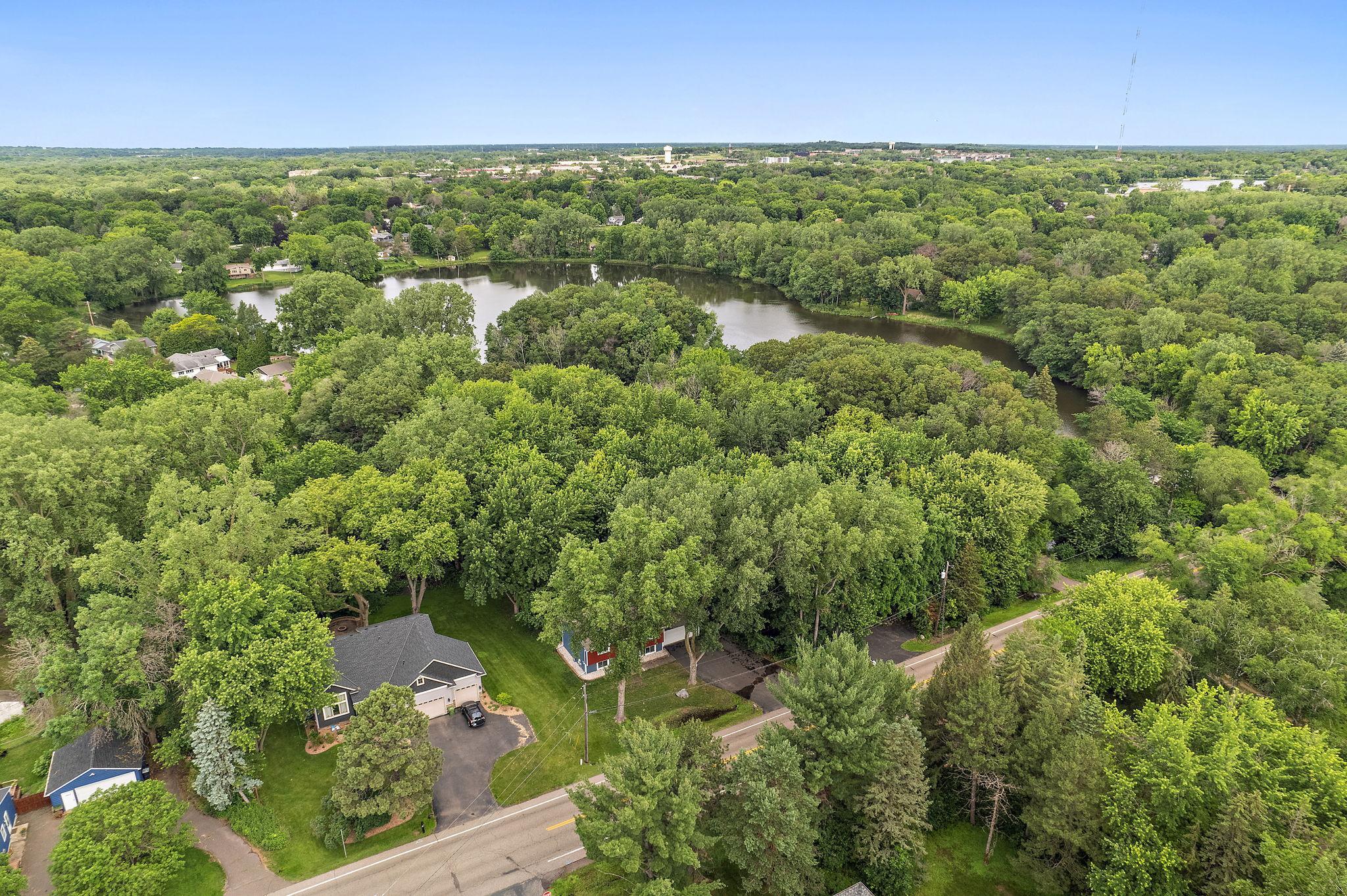 3251 Victoria Street N