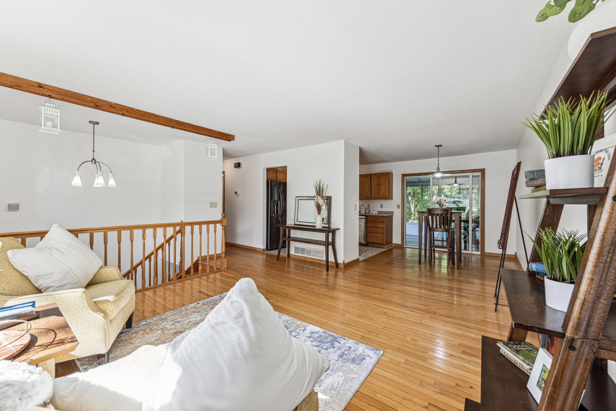 3251 Victoria Street N