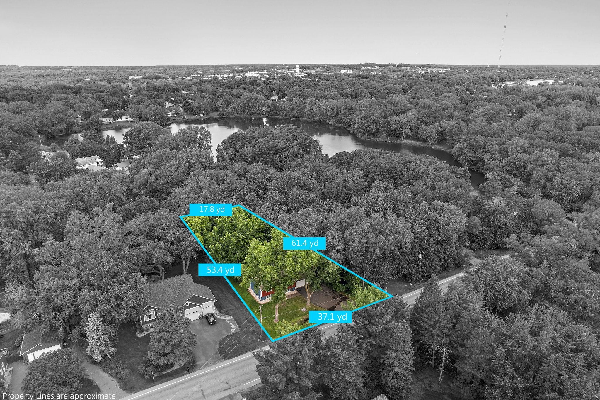 3251 Victoria Street N