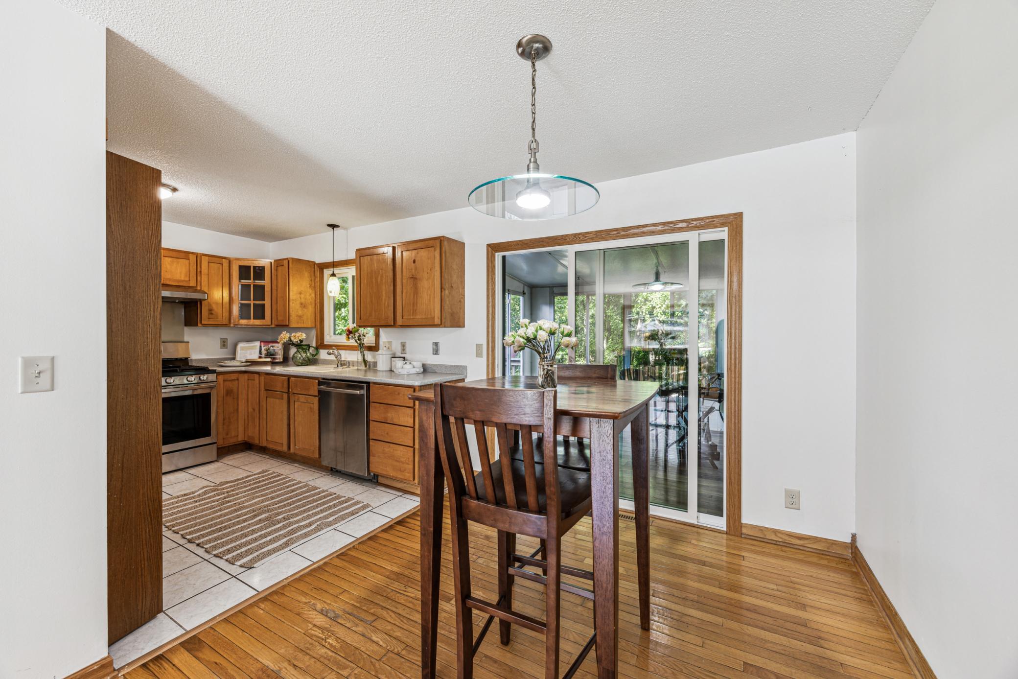 3251 Victoria Street N