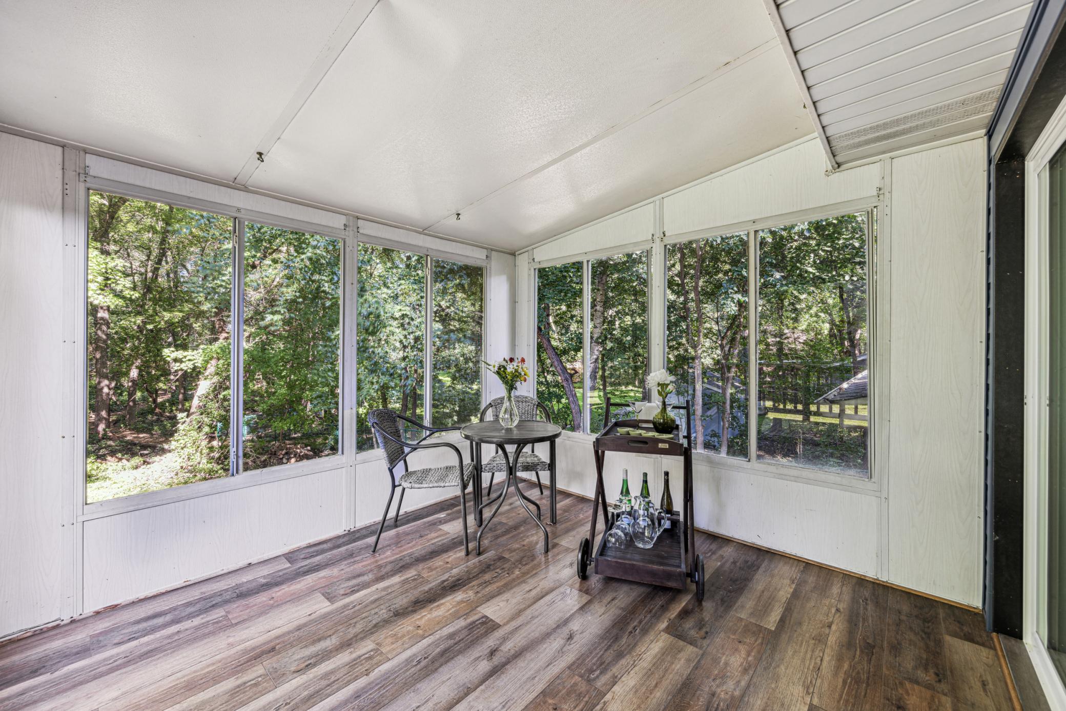 3251 Victoria Street N