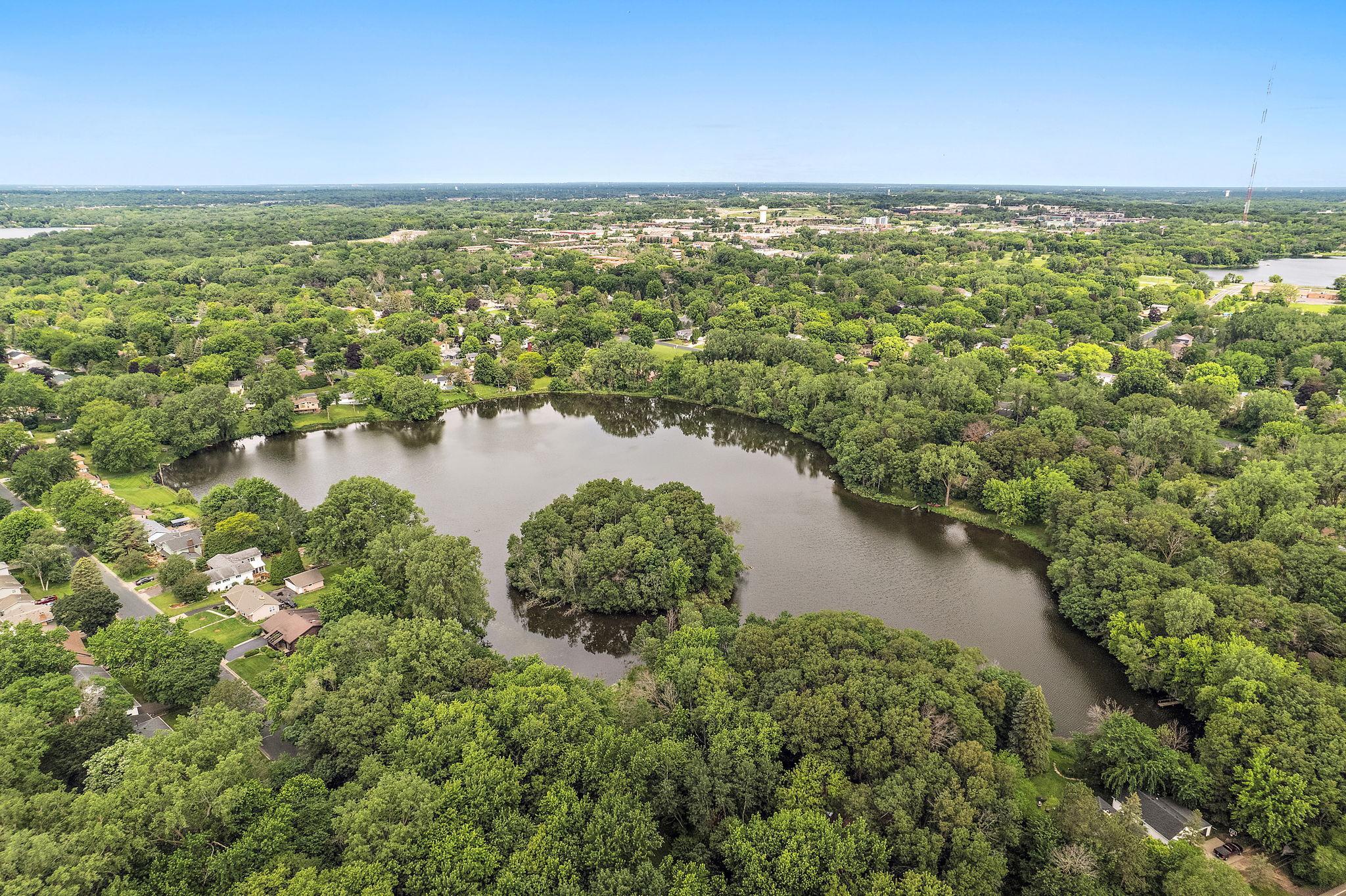 3251 Victoria Street N