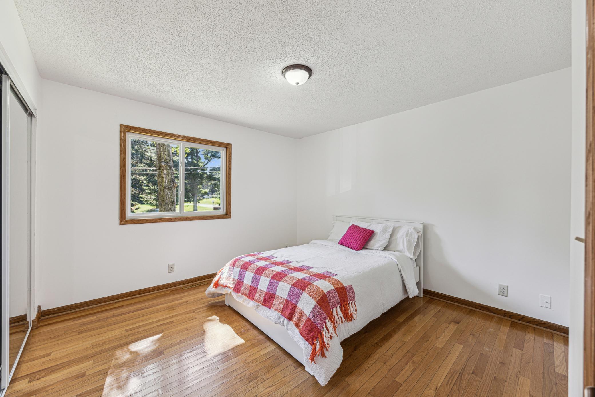 3251 Victoria Street N