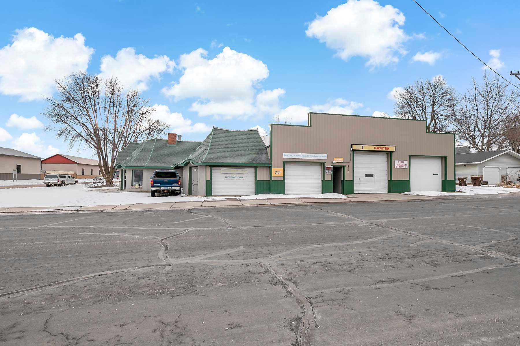 210 Railroad Street W