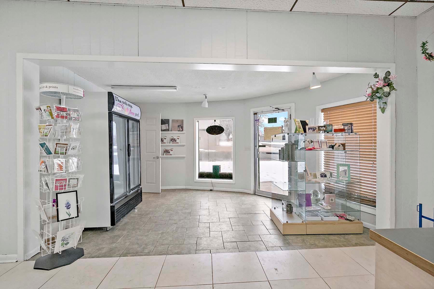 210 Railroad Street W
