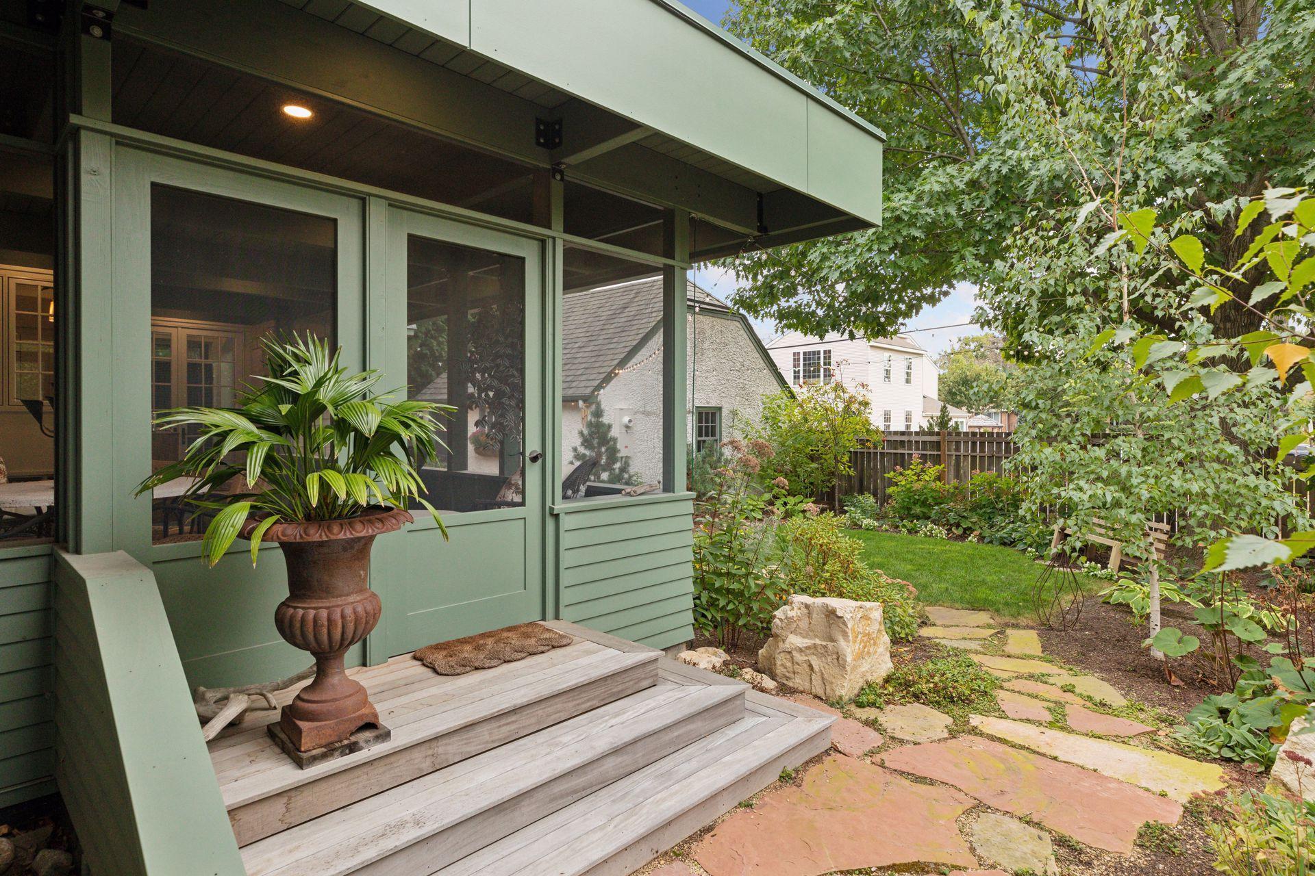 1798 Pinehurst Avenue