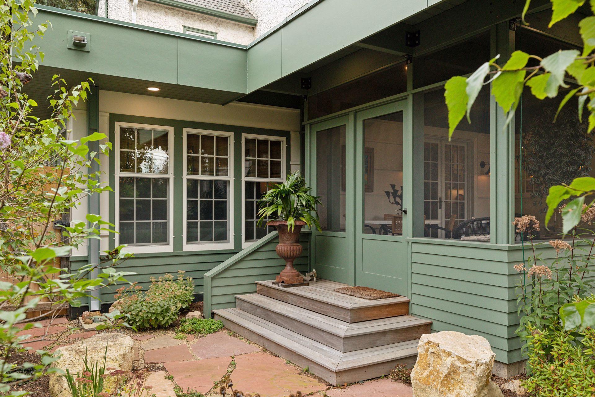 1798 Pinehurst Avenue