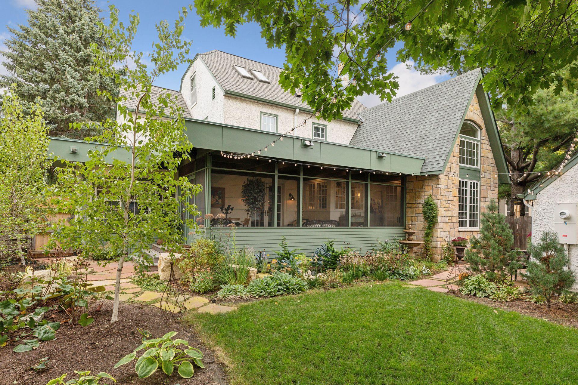 1798 Pinehurst Avenue