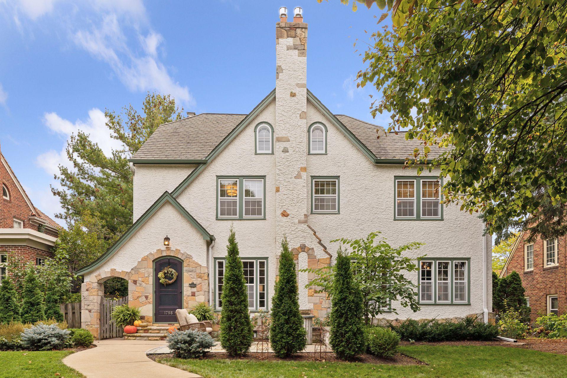 1798 Pinehurst Avenue