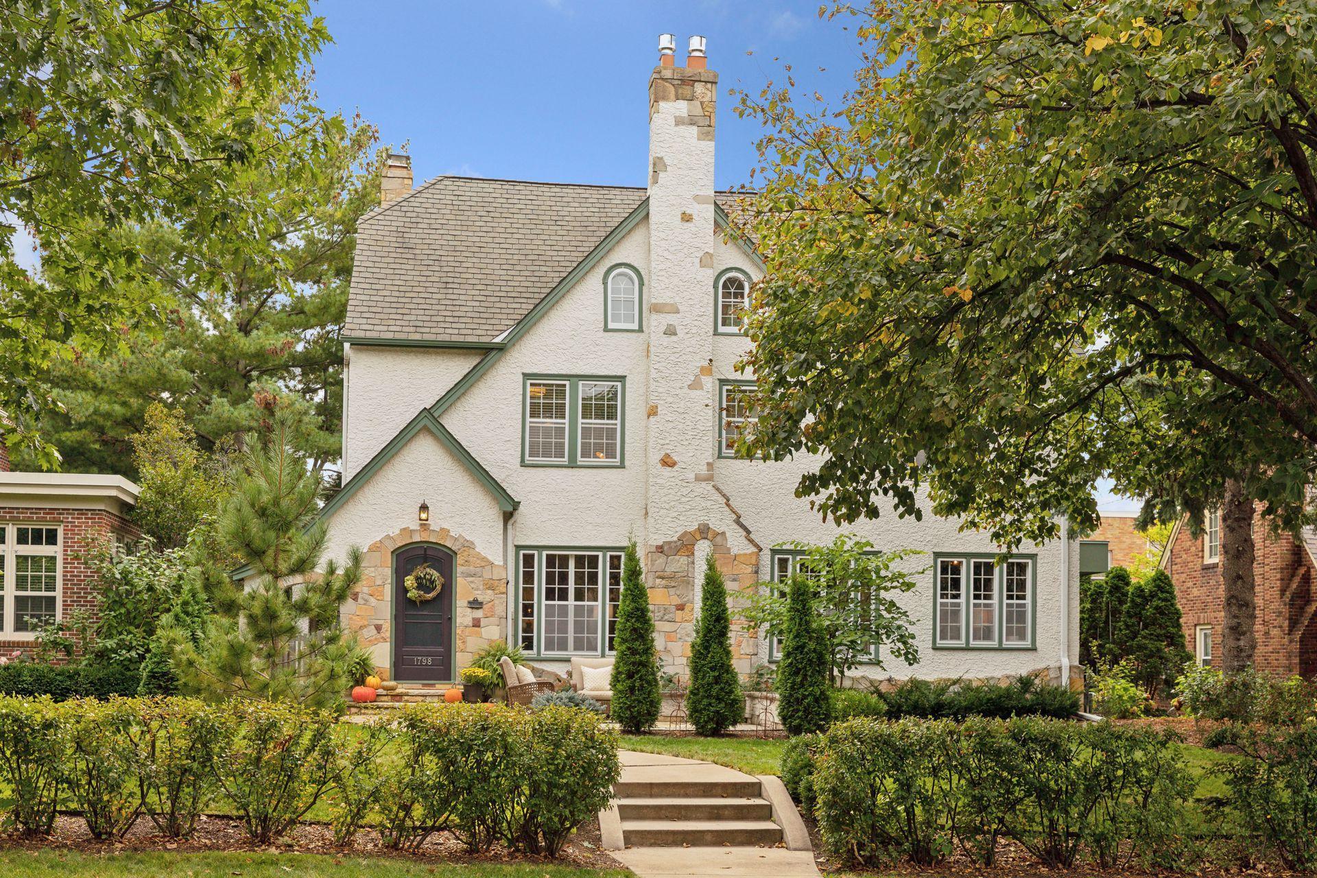 1798 Pinehurst Avenue